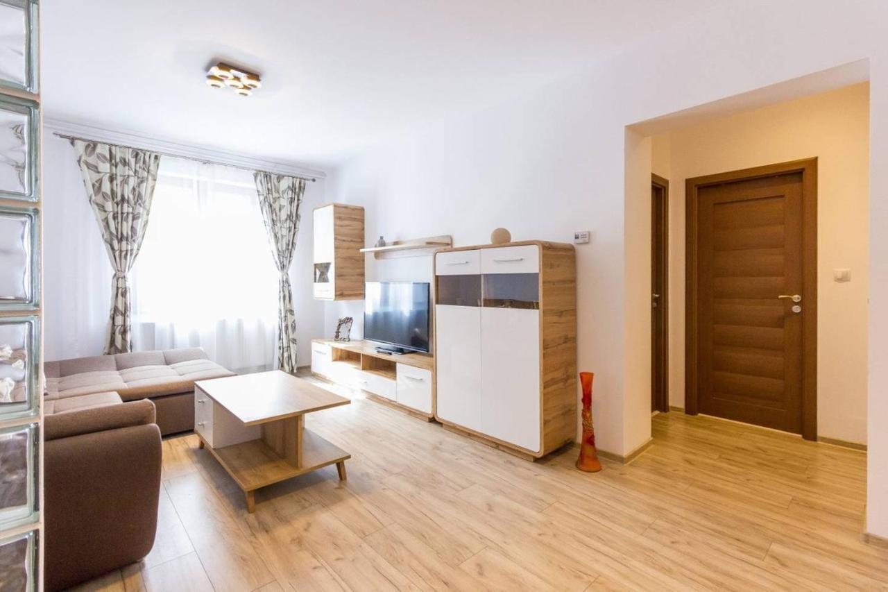 Spacious And Quiet 2 Bedroom Apartment Cluj-Napoca Exterior photo