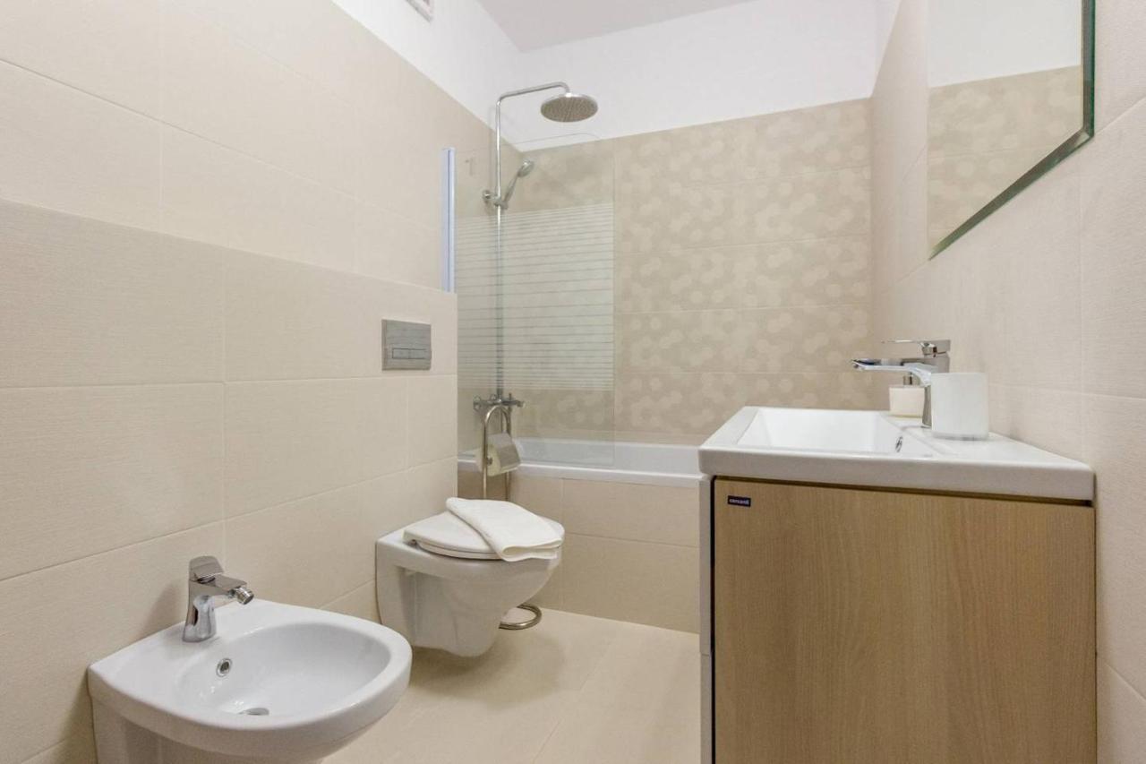 Spacious And Quiet 2 Bedroom Apartment Cluj-Napoca Exterior photo